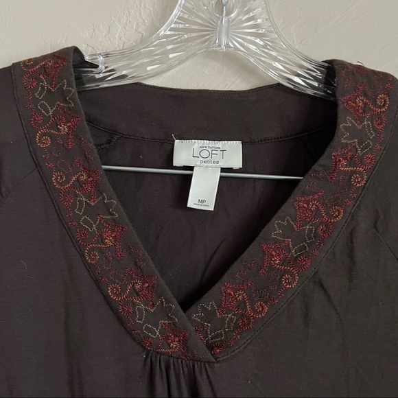 Ann Taylor Loft Petites Brown Embroidered V Neck Top - Picture 2 of 6